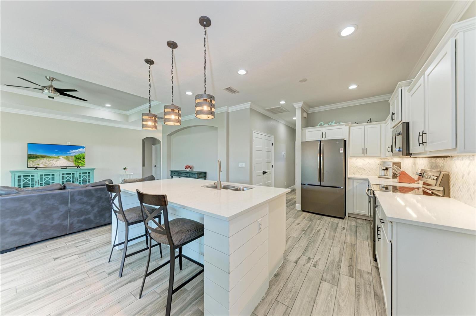 Image 12 of 37 For 105 Cabana Way