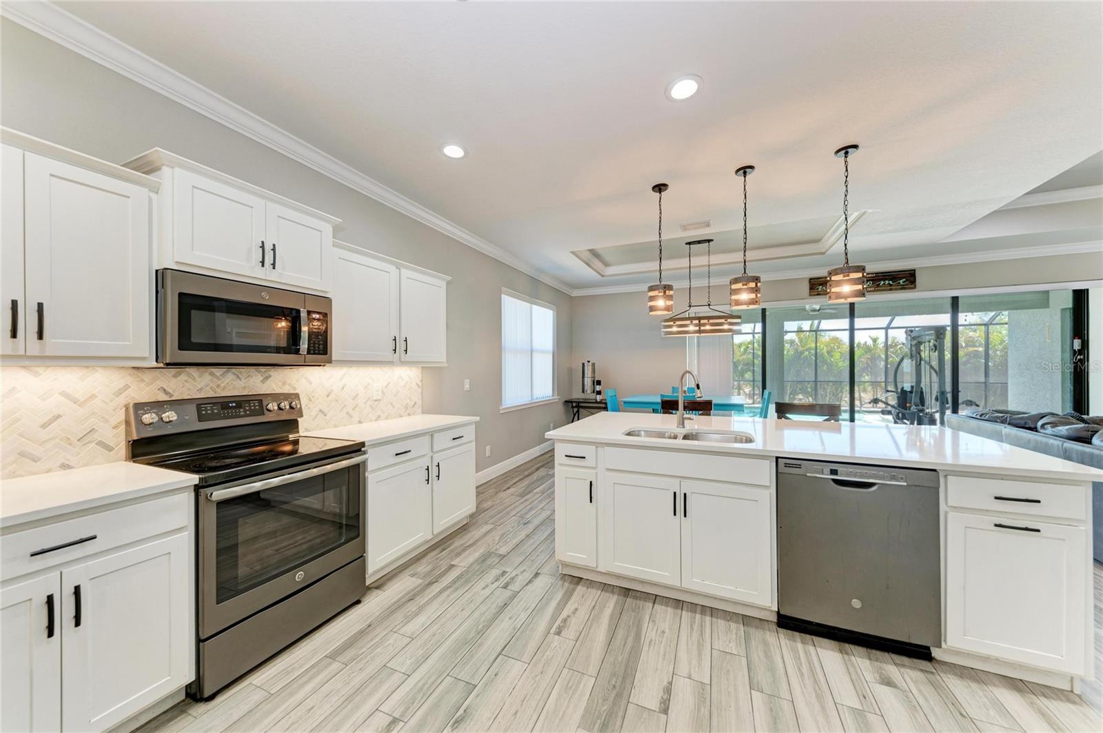 Image 13 of 37 For 105 Cabana Way