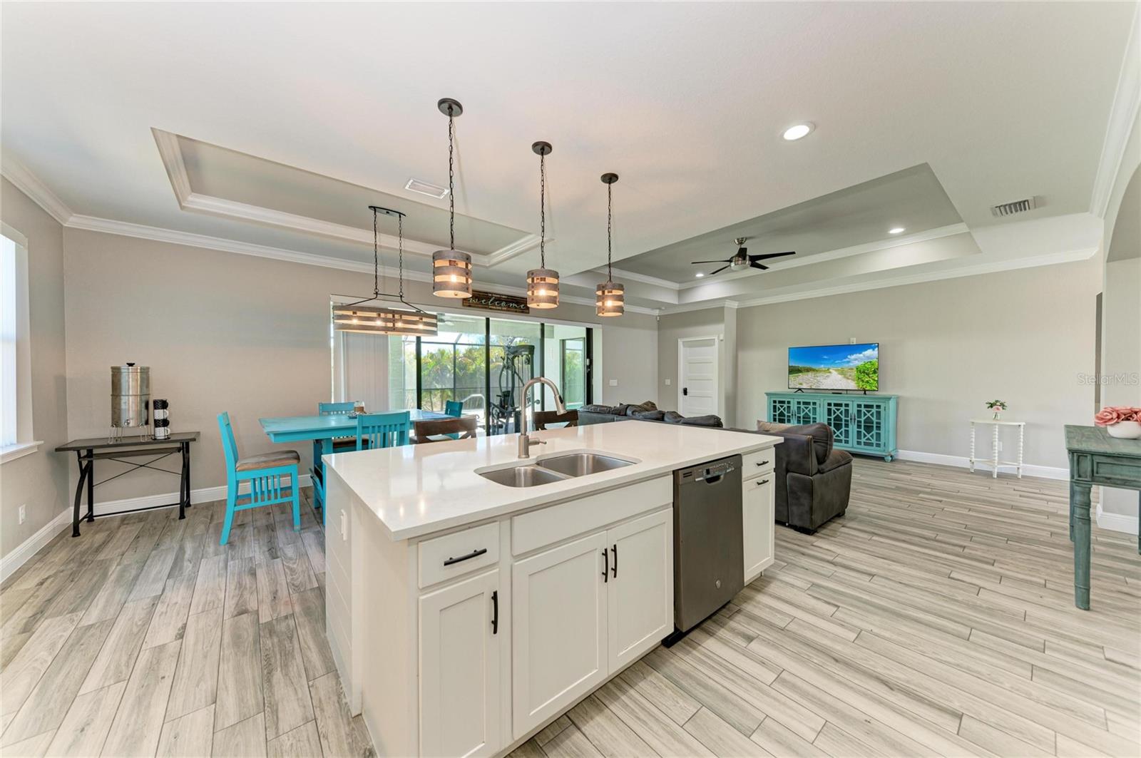 Image 14 of 37 For 105 Cabana Way