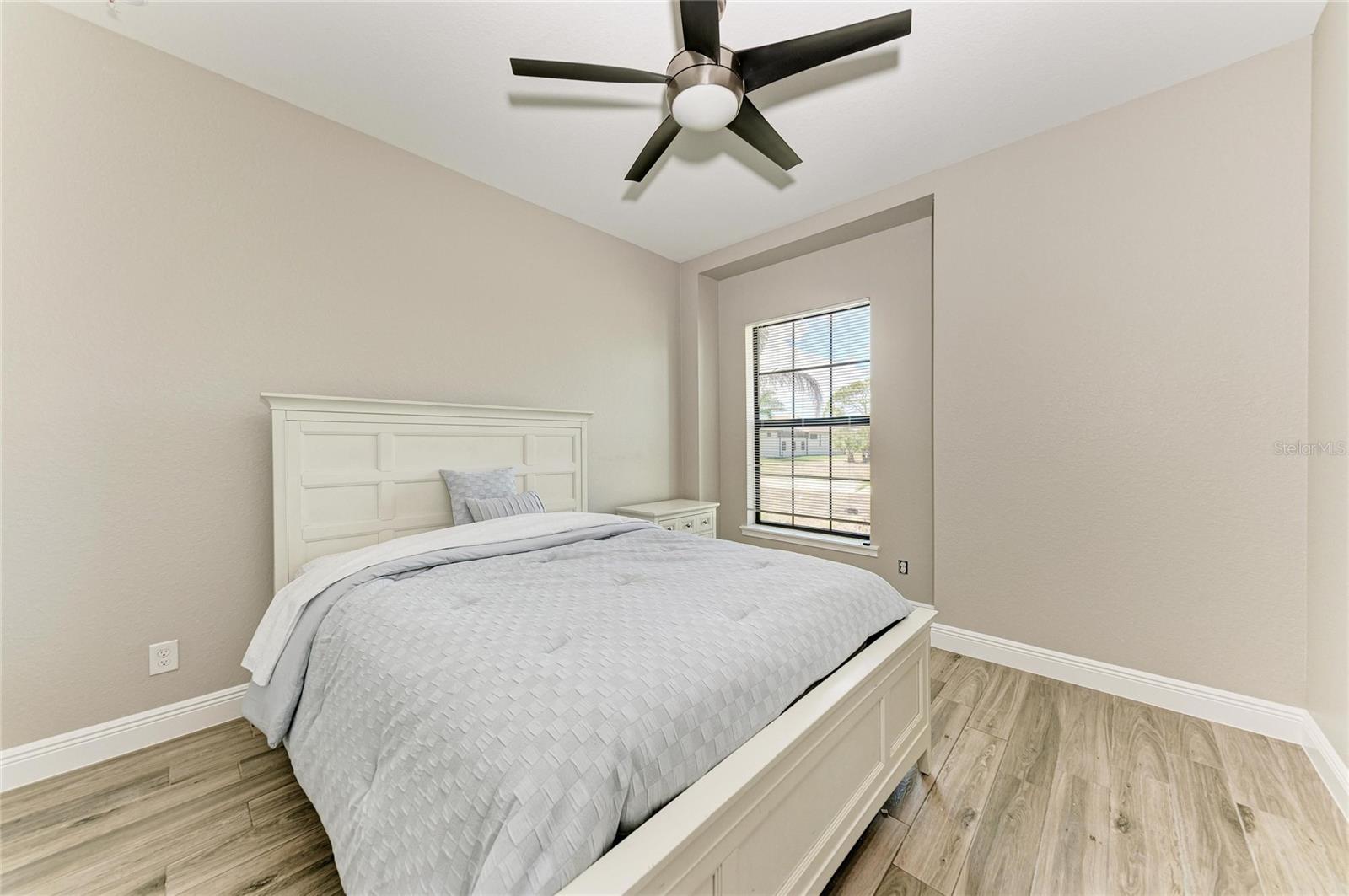 Image 23 of 37 For 105 Cabana Way