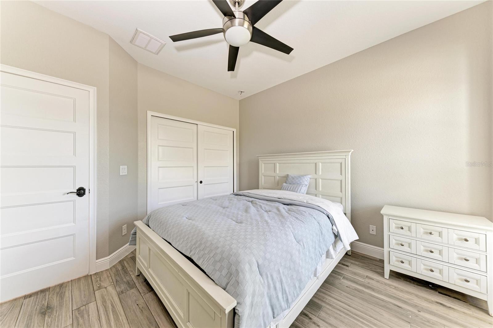 Image 24 of 37 For 105 Cabana Way