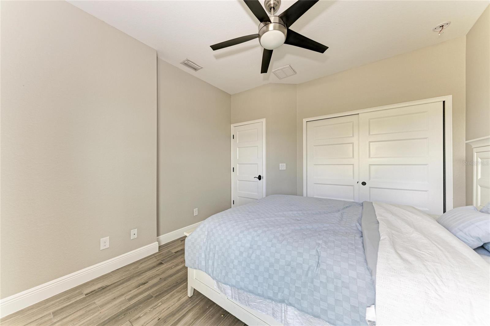 Image 25 of 37 For 105 Cabana Way