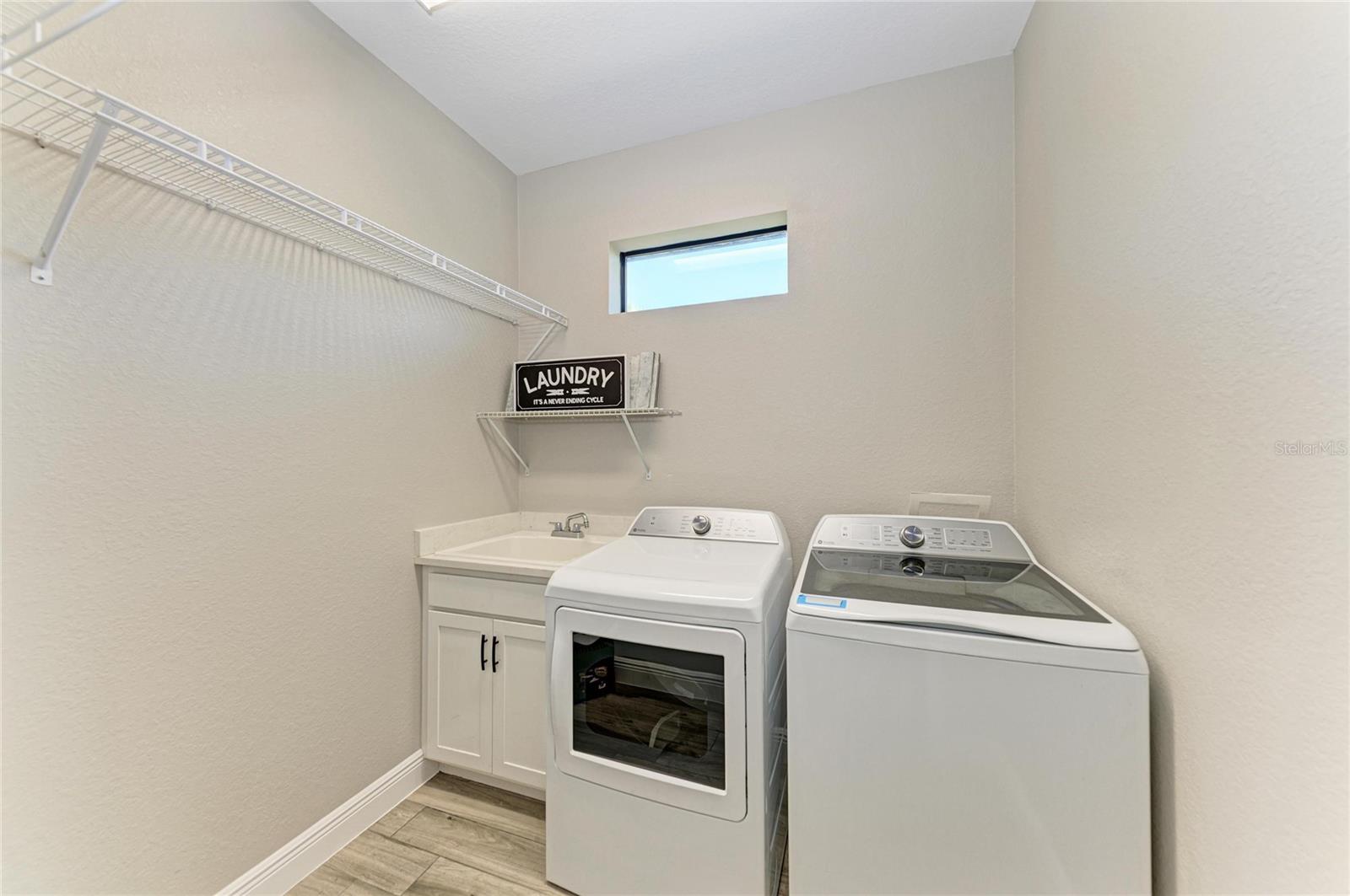 Image 30 of 37 For 105 Cabana Way