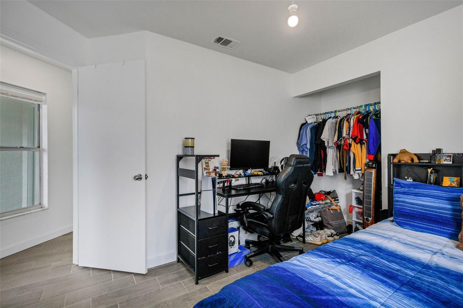 Image 11 of 54 For 4451 6th Avenue E