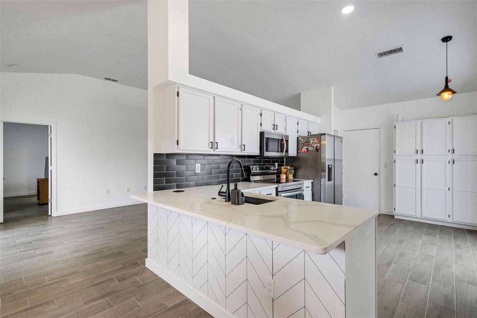 Image 16 of 54 For 4451 6th Avenue E