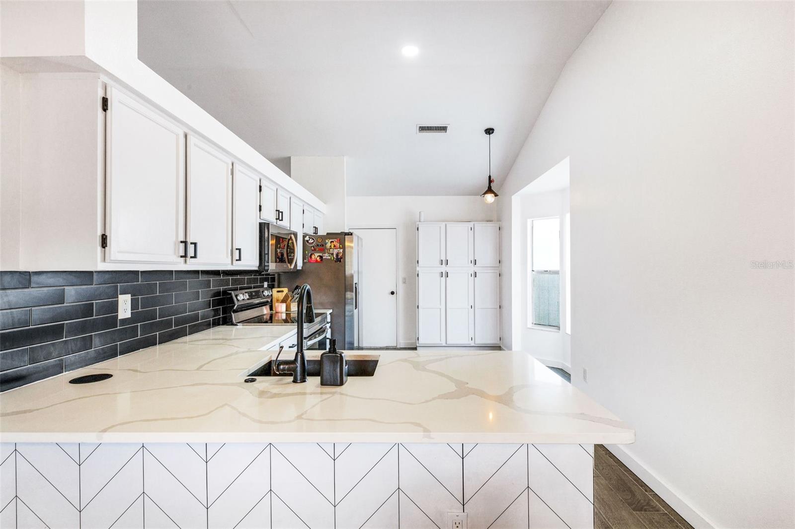 Image 18 of 54 For 4451 6th Avenue E