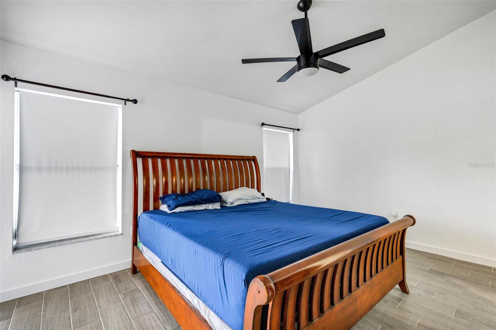 Image 25 of 54 For 4451 6th Avenue E