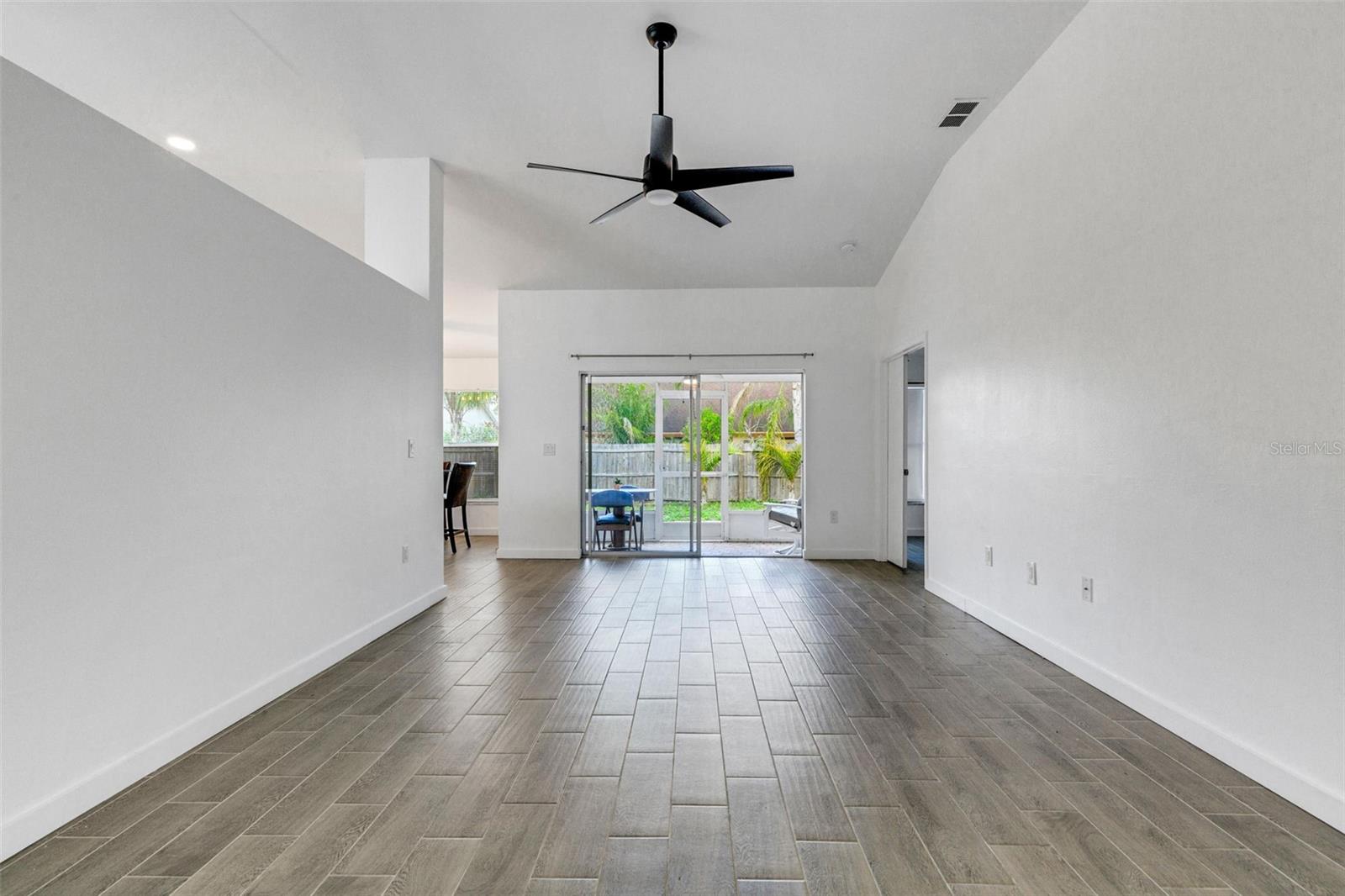 Image 4 of 54 For 4451 6th Avenue E