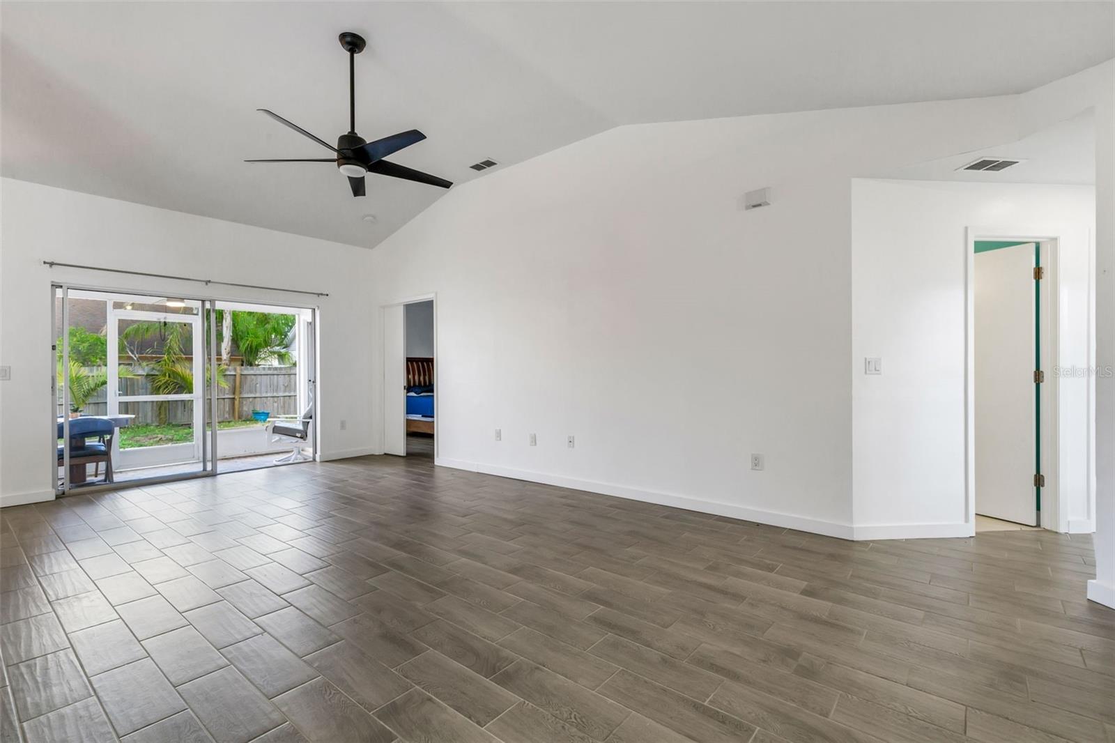 Image 5 of 54 For 4451 6th Avenue E