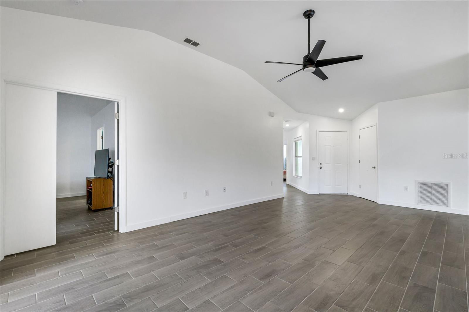 Image 6 of 54 For 4451 6th Avenue E