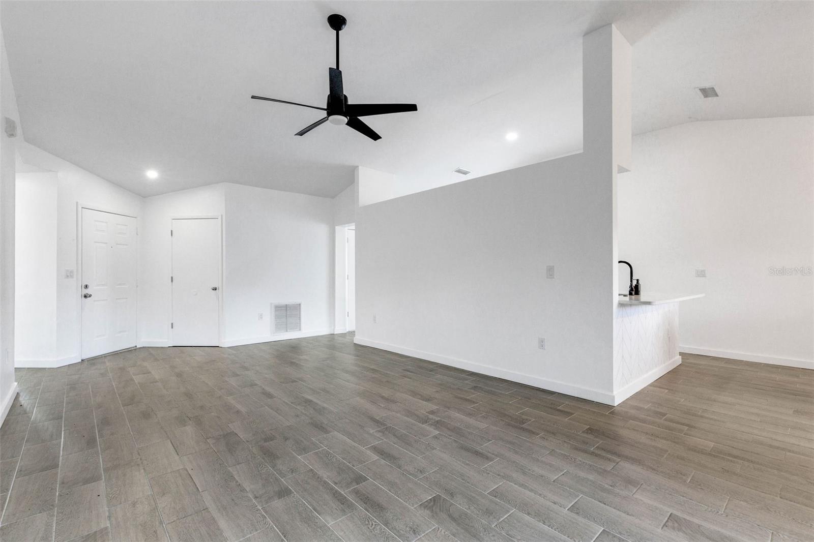 Image 7 of 54 For 4451 6th Avenue E