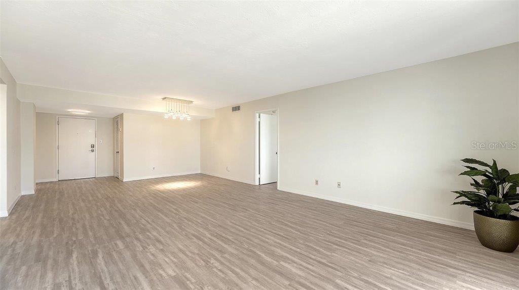 Image 11 of 40 For 101 Gulfstream Avenue 15b