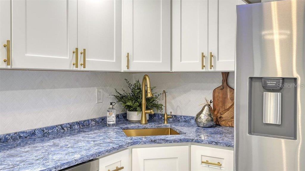 Image 13 of 40 For 101 Gulfstream Avenue 15b