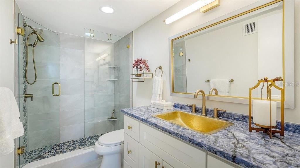 Image 21 of 40 For 101 Gulfstream Avenue 15b