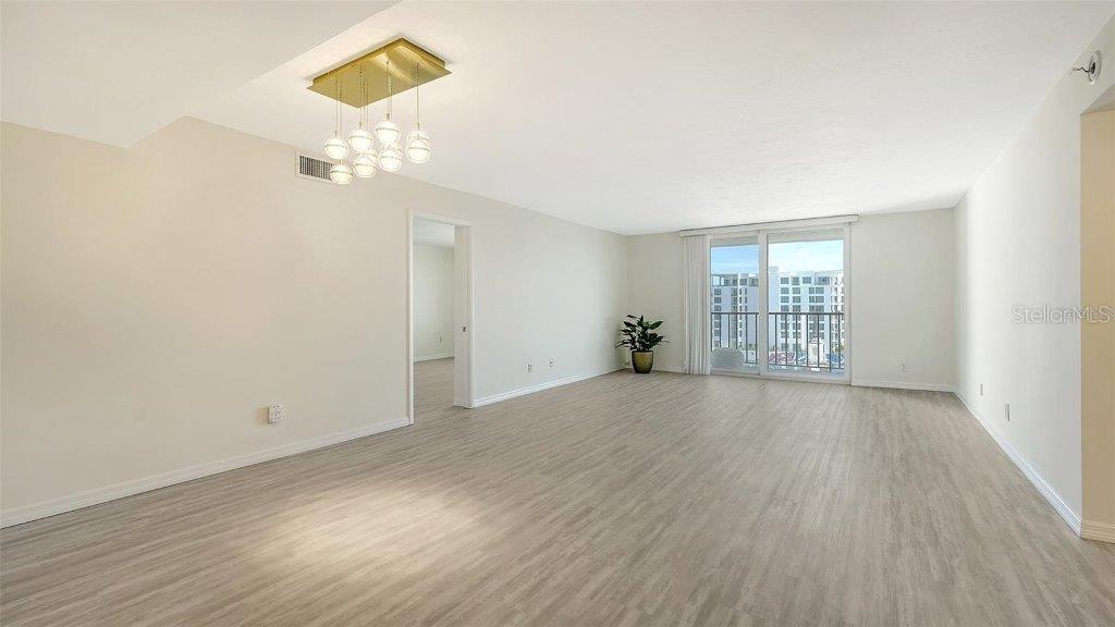 Image 5 of 40 For 101 Gulfstream Avenue 15b