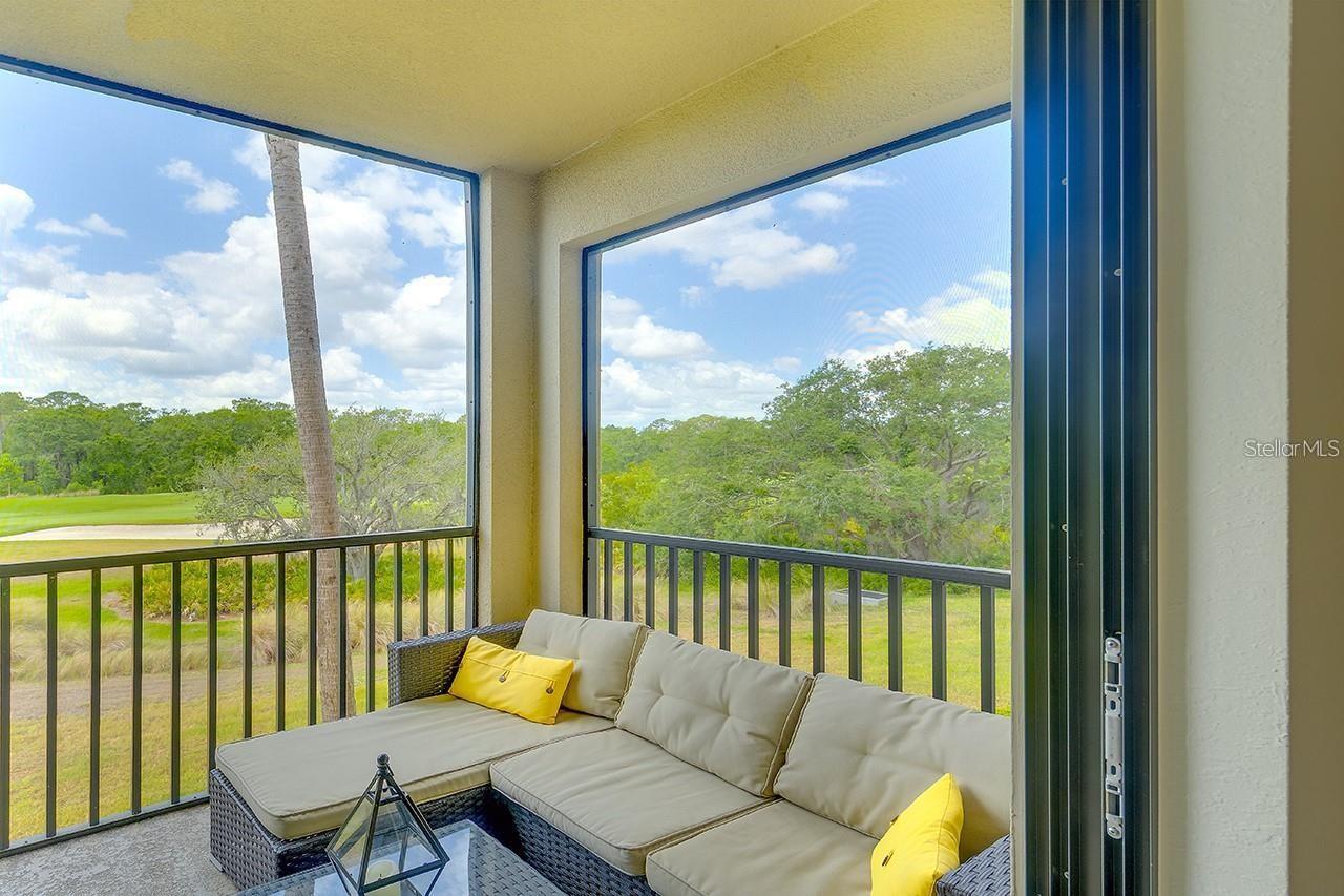 Image 21 of 70 For 17510 Gawthrop Drive 206