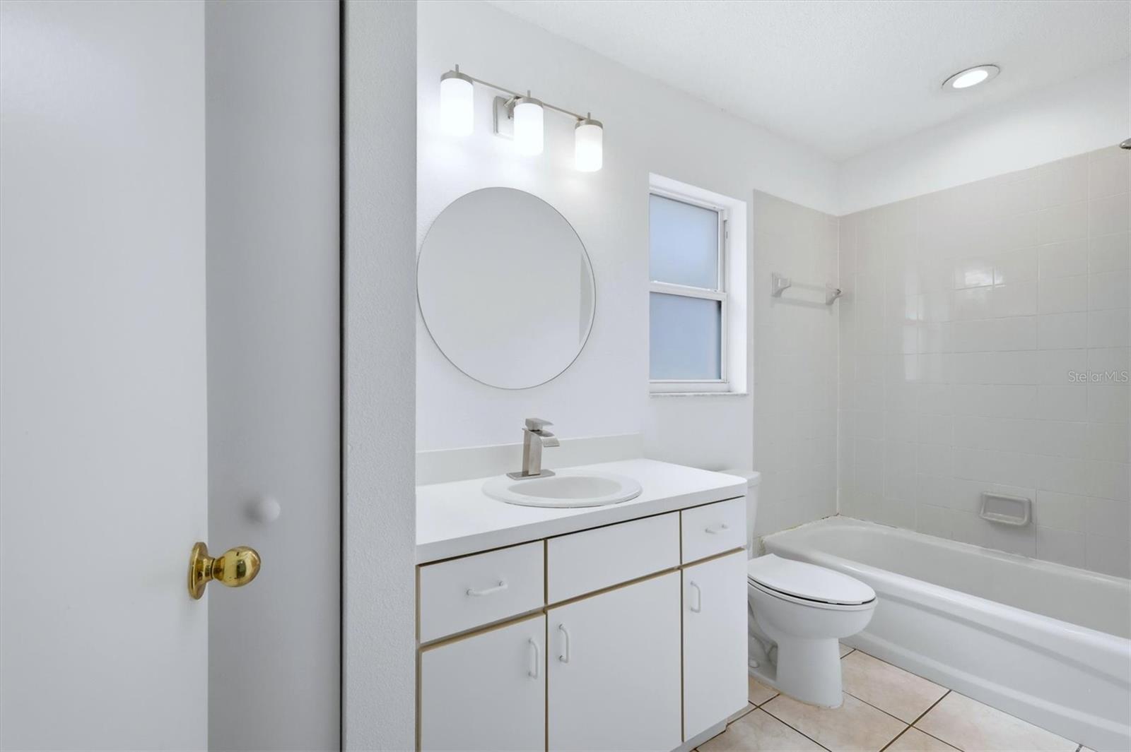 Image 19 of 36 For 1077 Jefferson Avenue