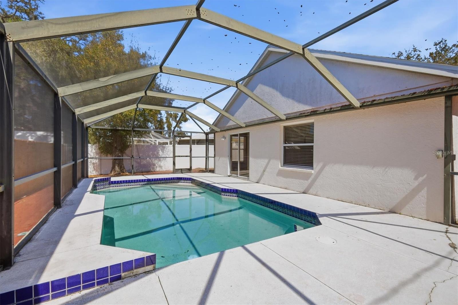 Image 24 of 36 For 1077 Jefferson Avenue