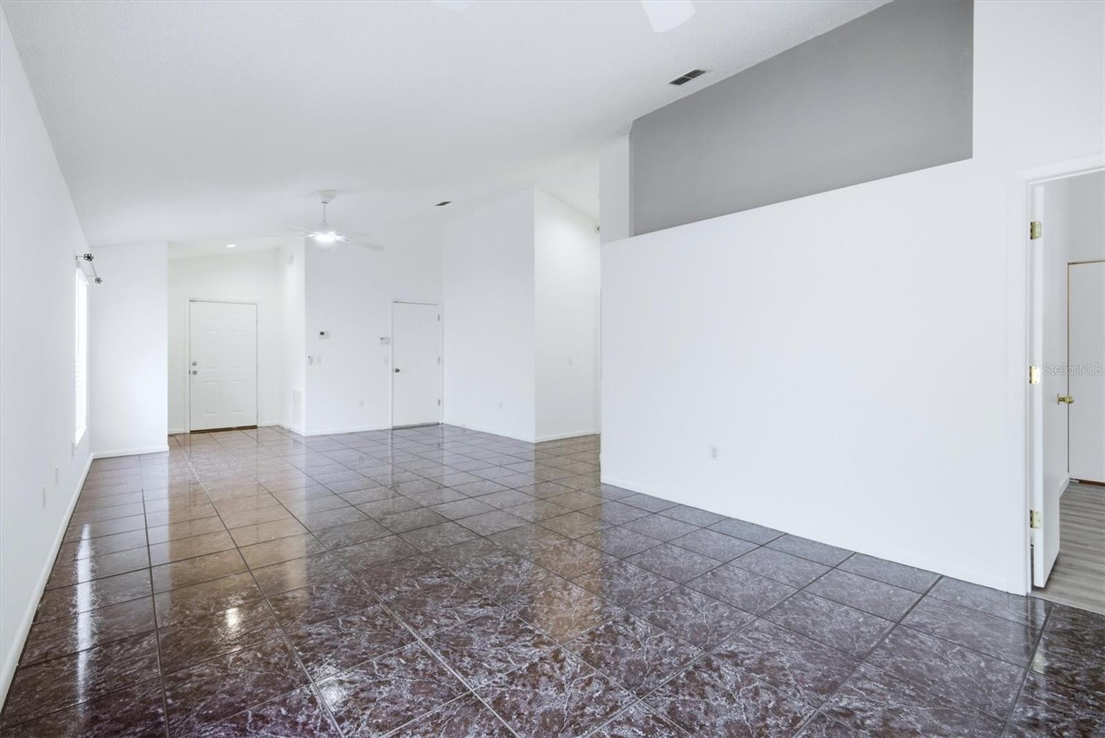 Image 6 of 36 For 1077 Jefferson Avenue