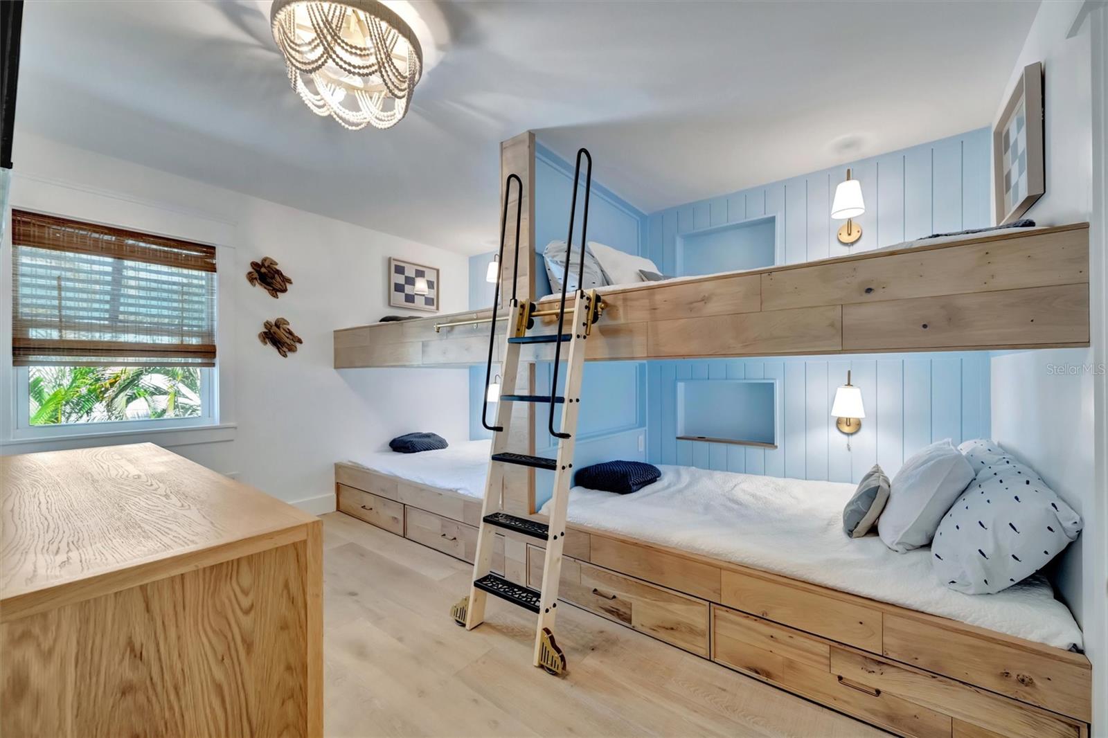 Image 32 of 63 For 117 81st Street