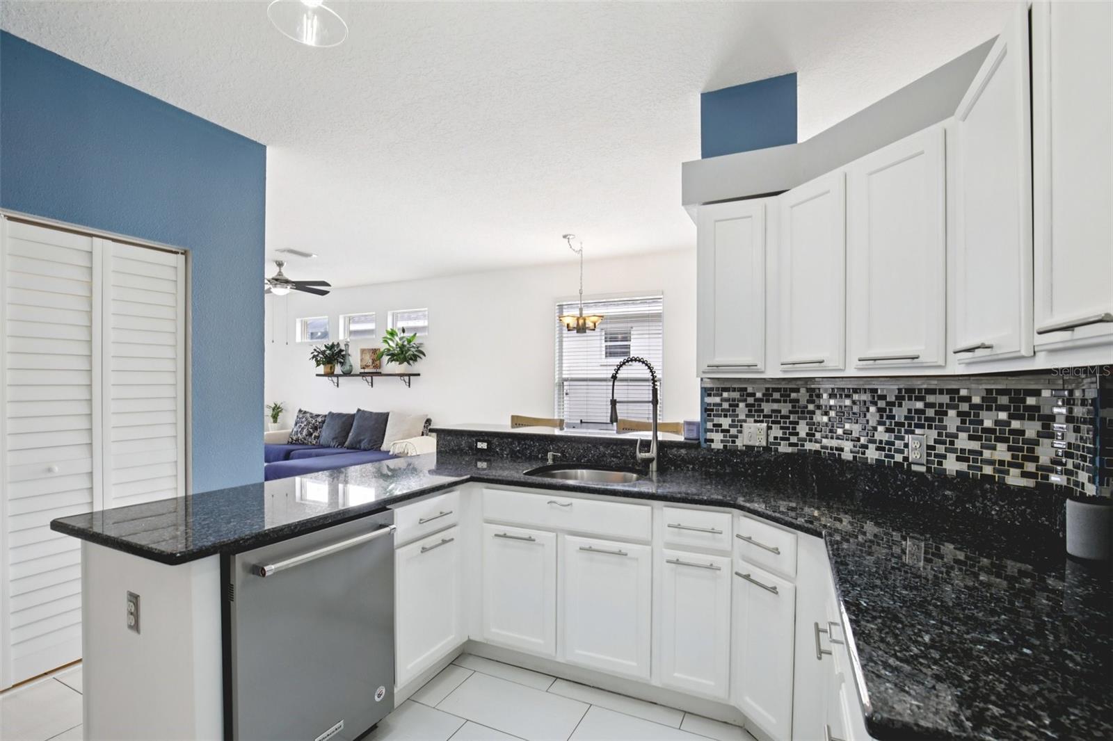 Image 13 of 36 For 7164 Spikerush Court