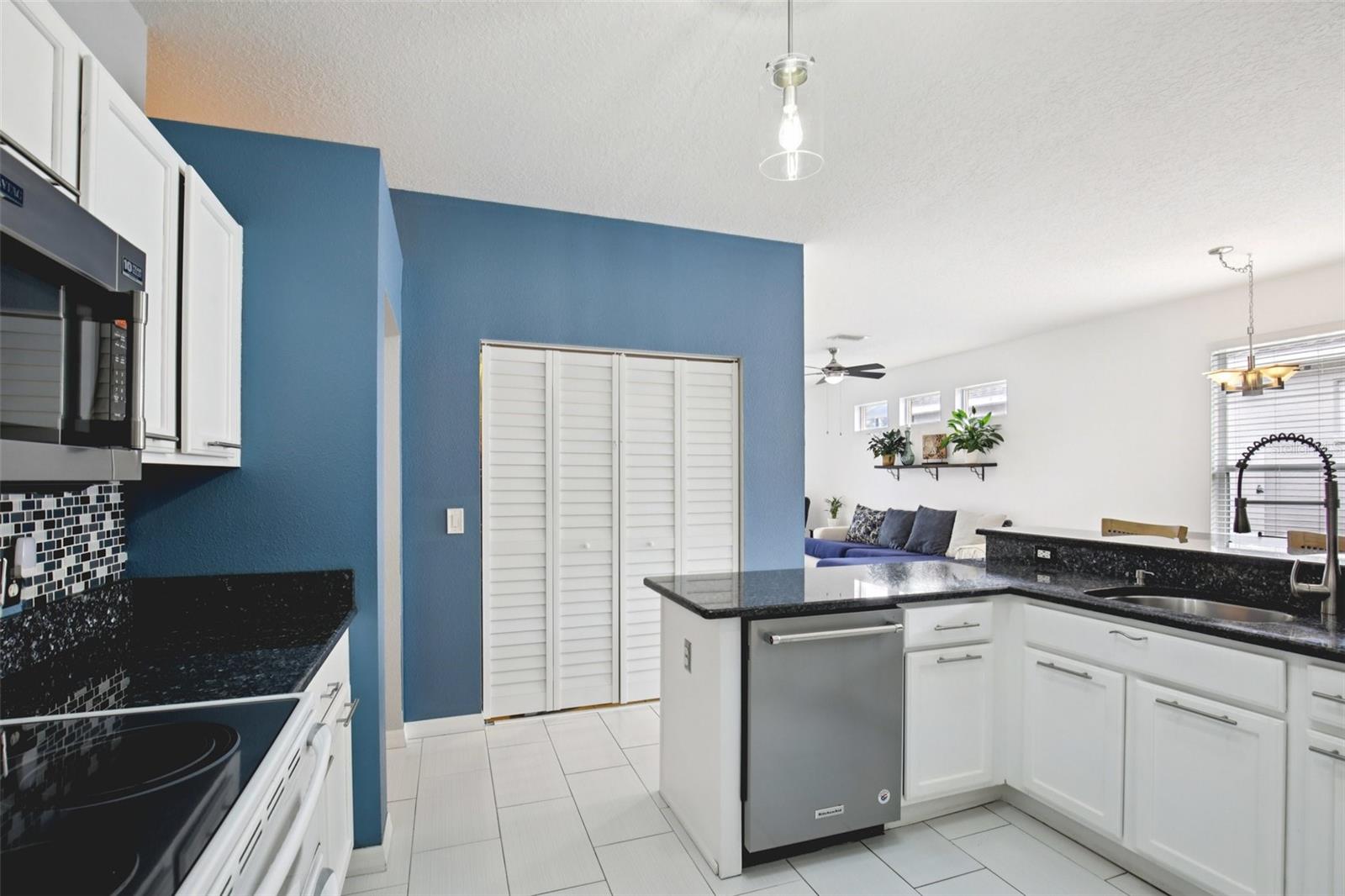 Image 14 of 36 For 7164 Spikerush Court