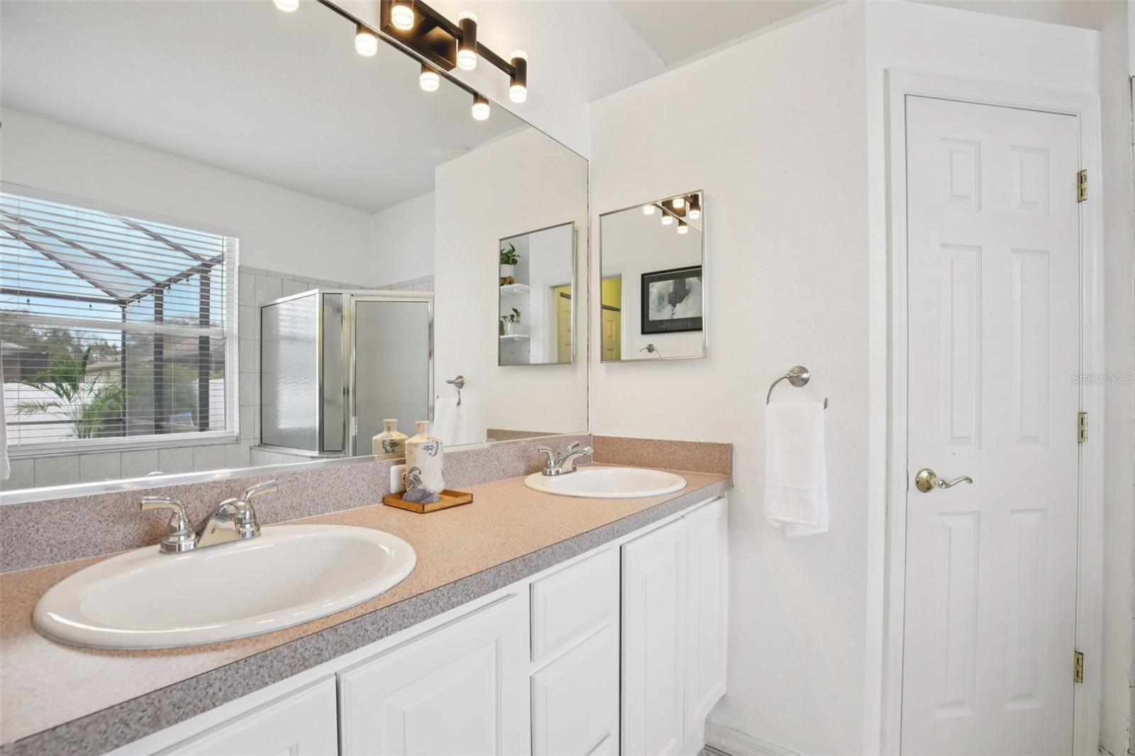 Image 19 of 36 For 7164 Spikerush Court