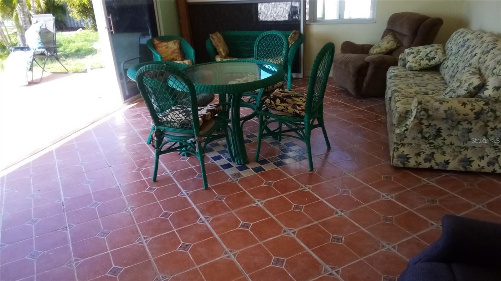 Image 8 of 22 For 758 Spring Lake Boulevard Nw