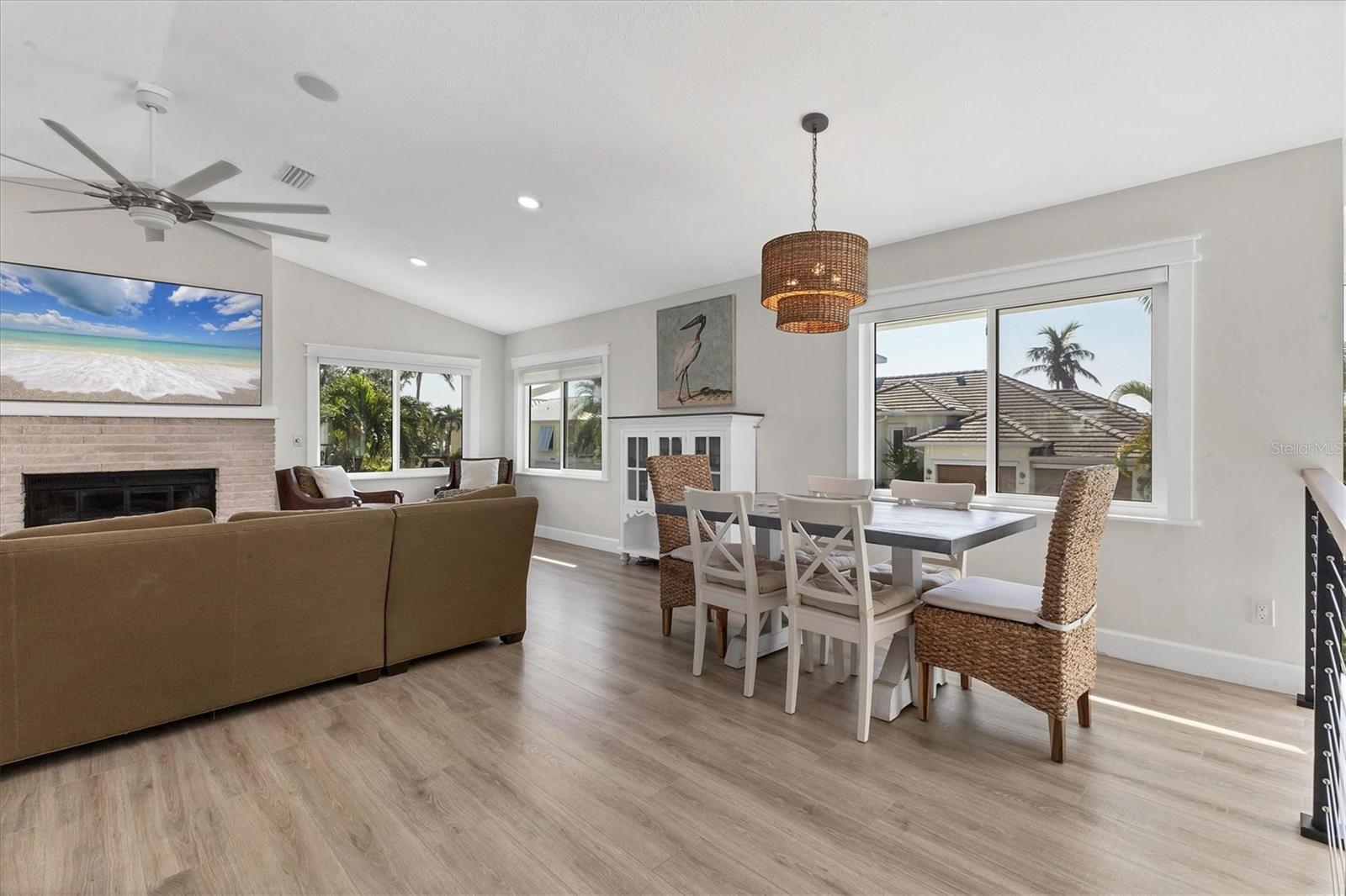 Image 18 of 45 For 825 Tarawitt Drive