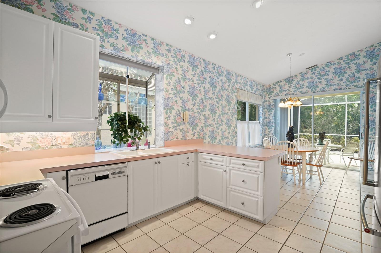 Image 21 of 43 For 7909 Hampton Court