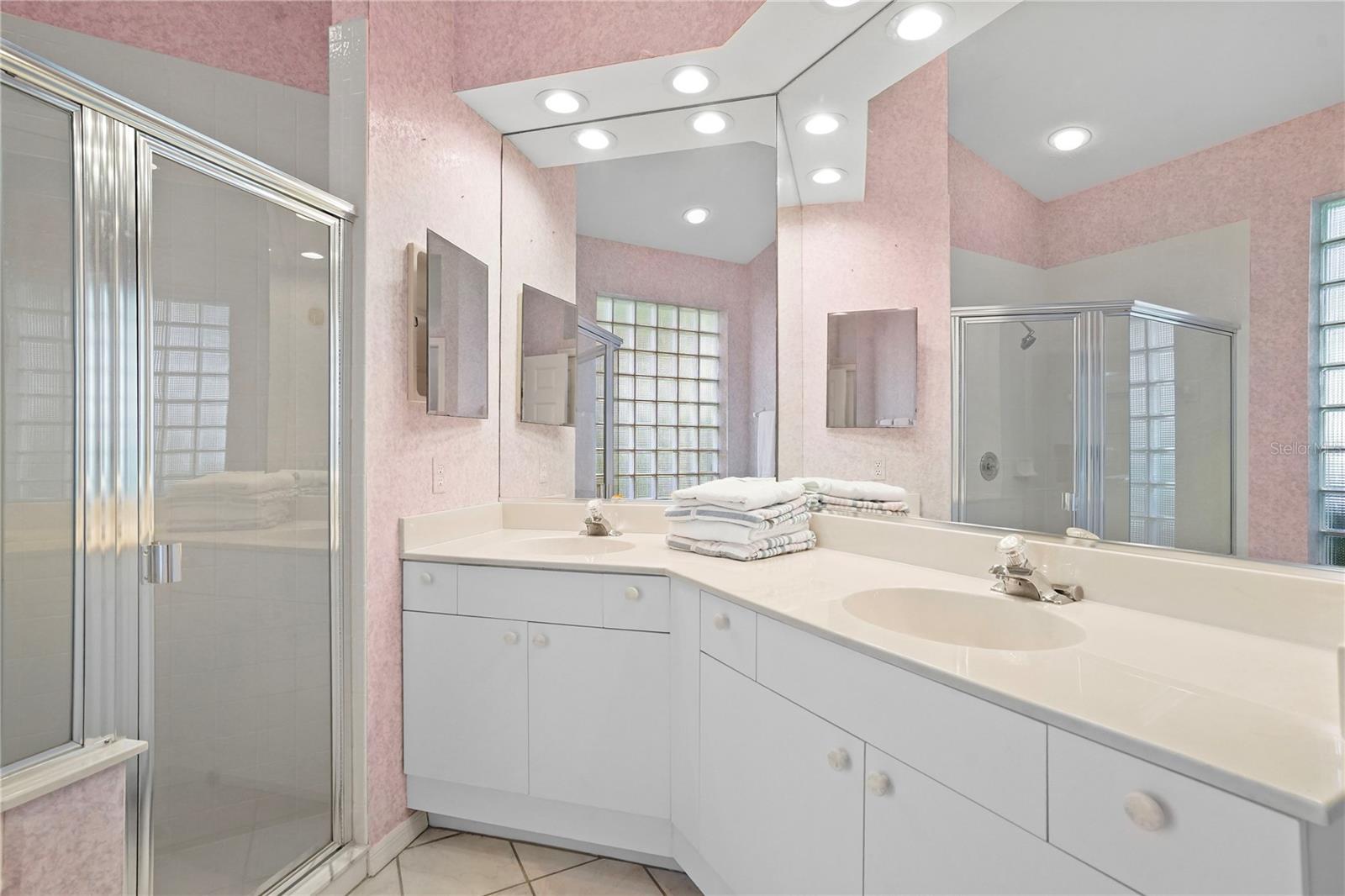 Image 25 of 43 For 7909 Hampton Court