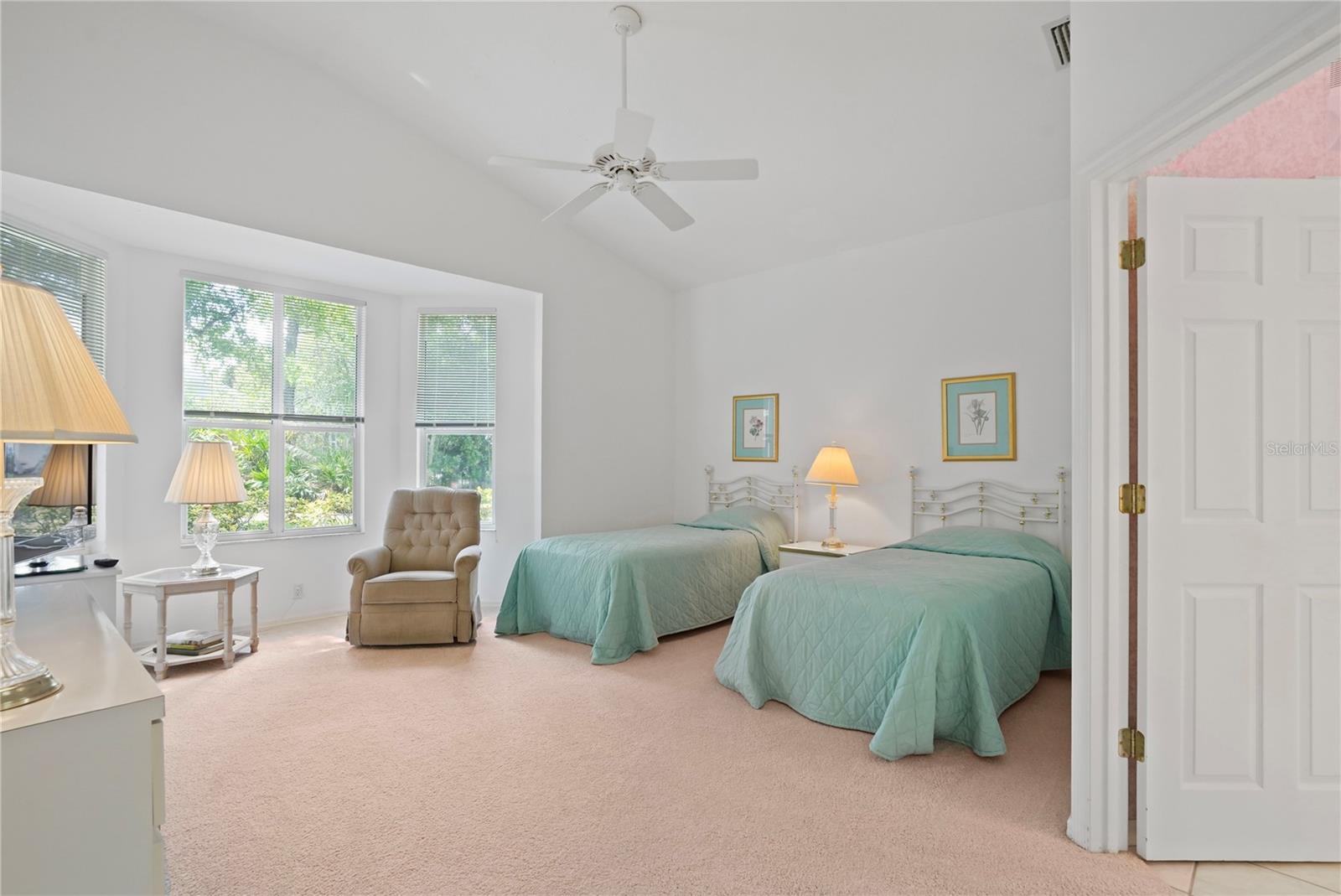 Image 26 of 43 For 7909 Hampton Court