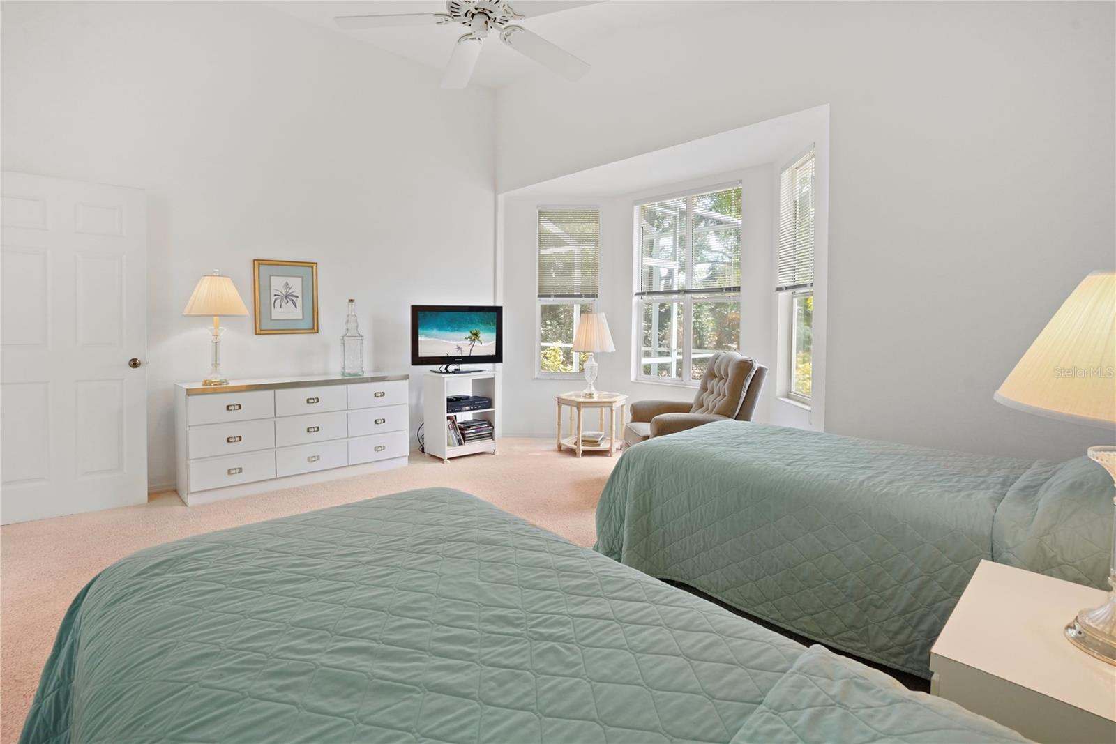 Image 27 of 43 For 7909 Hampton Court