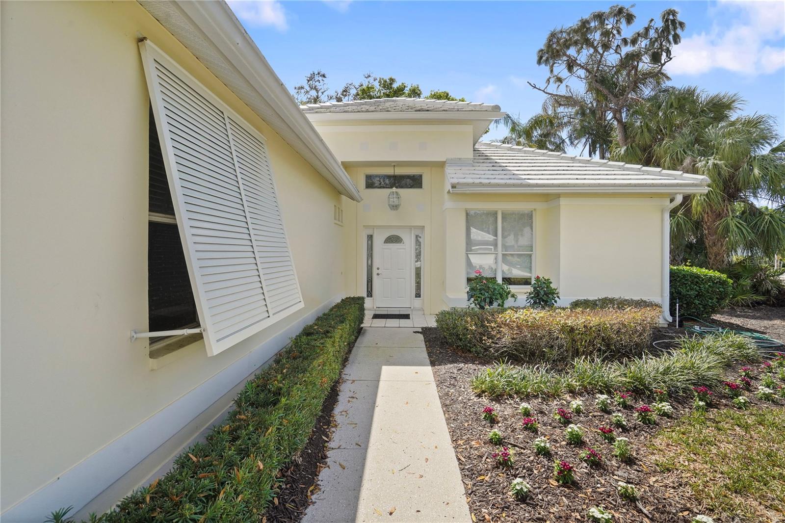 Image 4 of 43 For 7909 Hampton Court