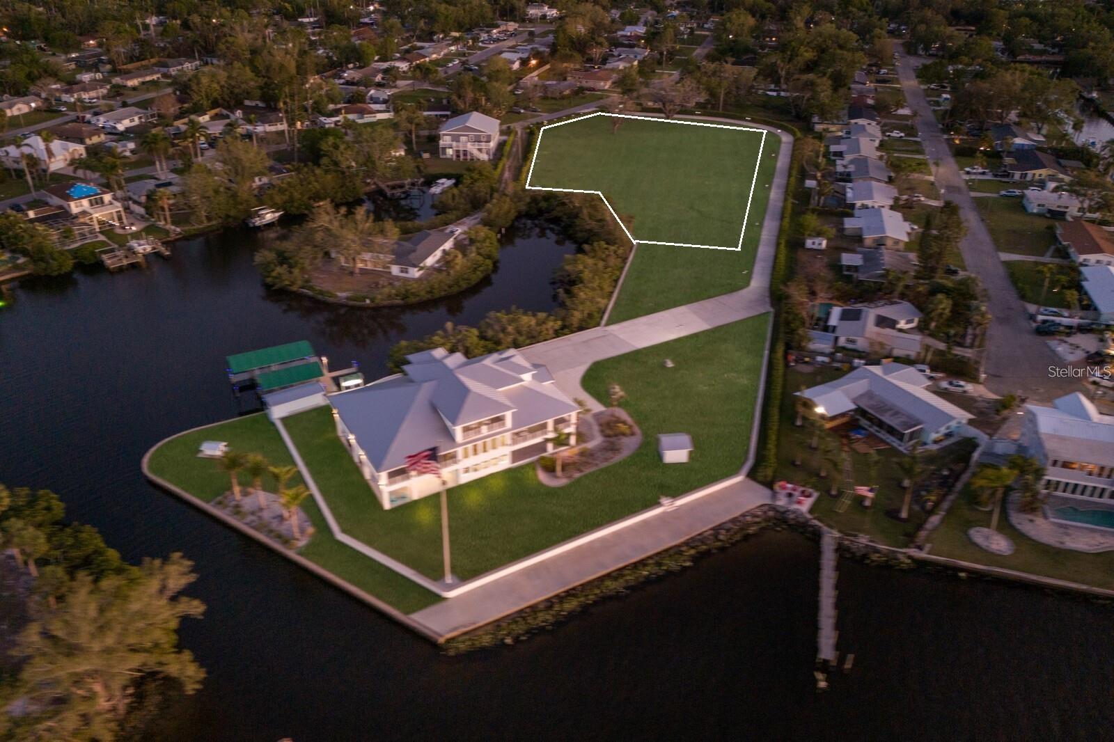 Image 2 of 4 For 210 22nd Street Court Ne