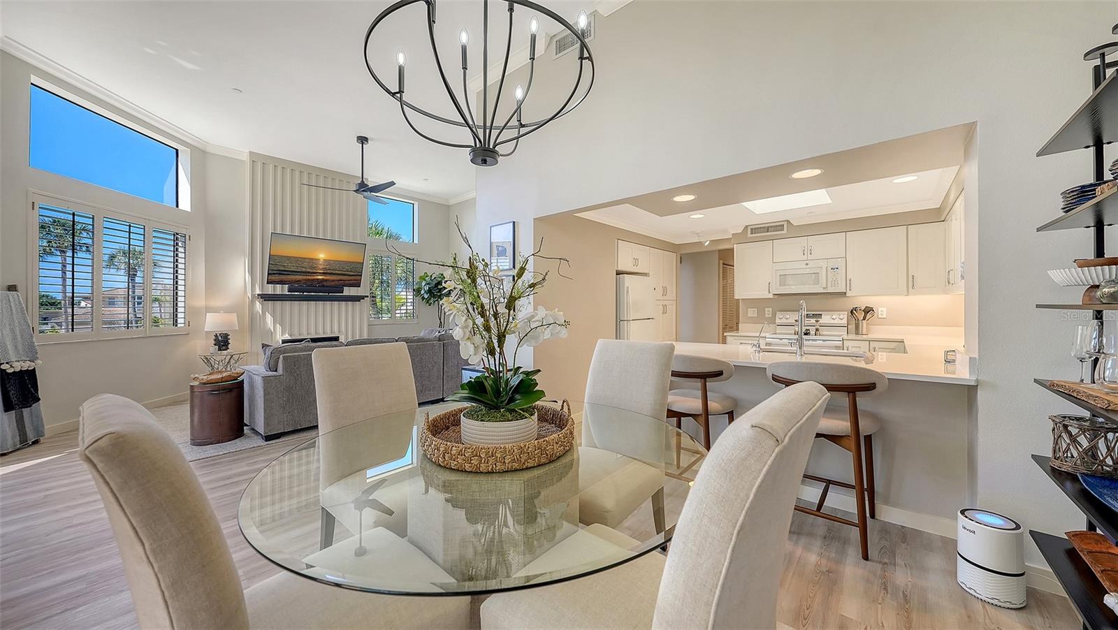 Image 12 of 44 For 2000 Harbourside Drive 1501