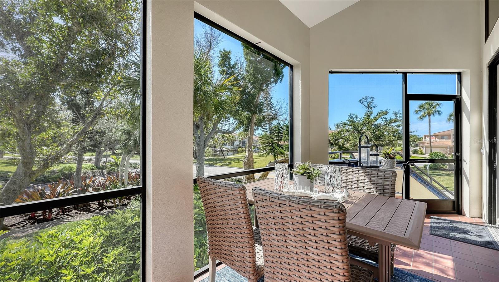 Image 17 of 44 For 2000 Harbourside Drive 1501