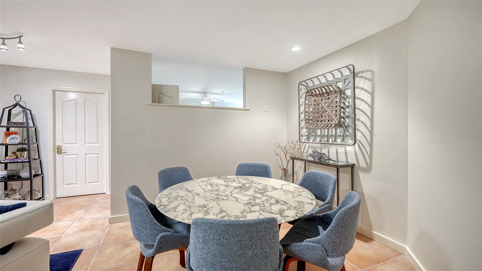 Image 19 of 44 For 2000 Harbourside Drive 1501