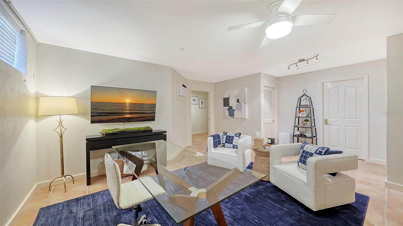 Image 22 of 44 For 2000 Harbourside Drive 1501