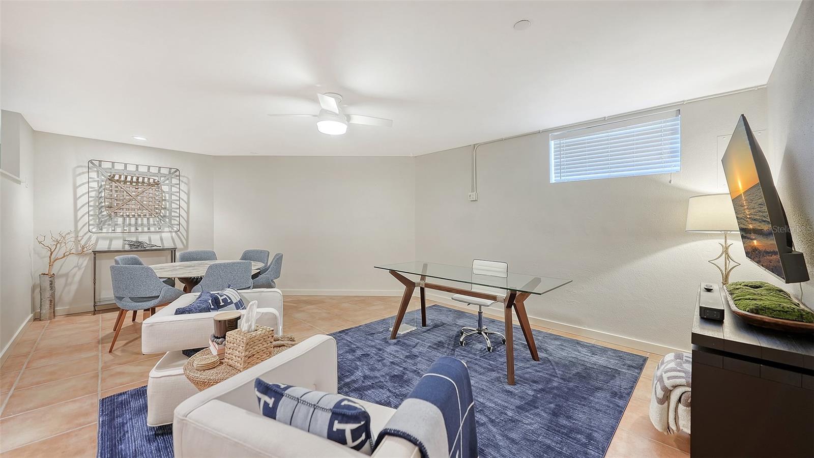 Image 23 of 44 For 2000 Harbourside Drive 1501