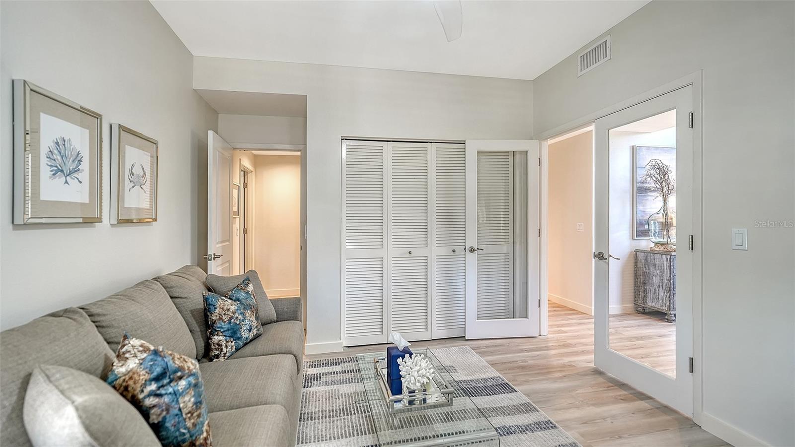 Image 28 of 44 For 2000 Harbourside Drive 1501