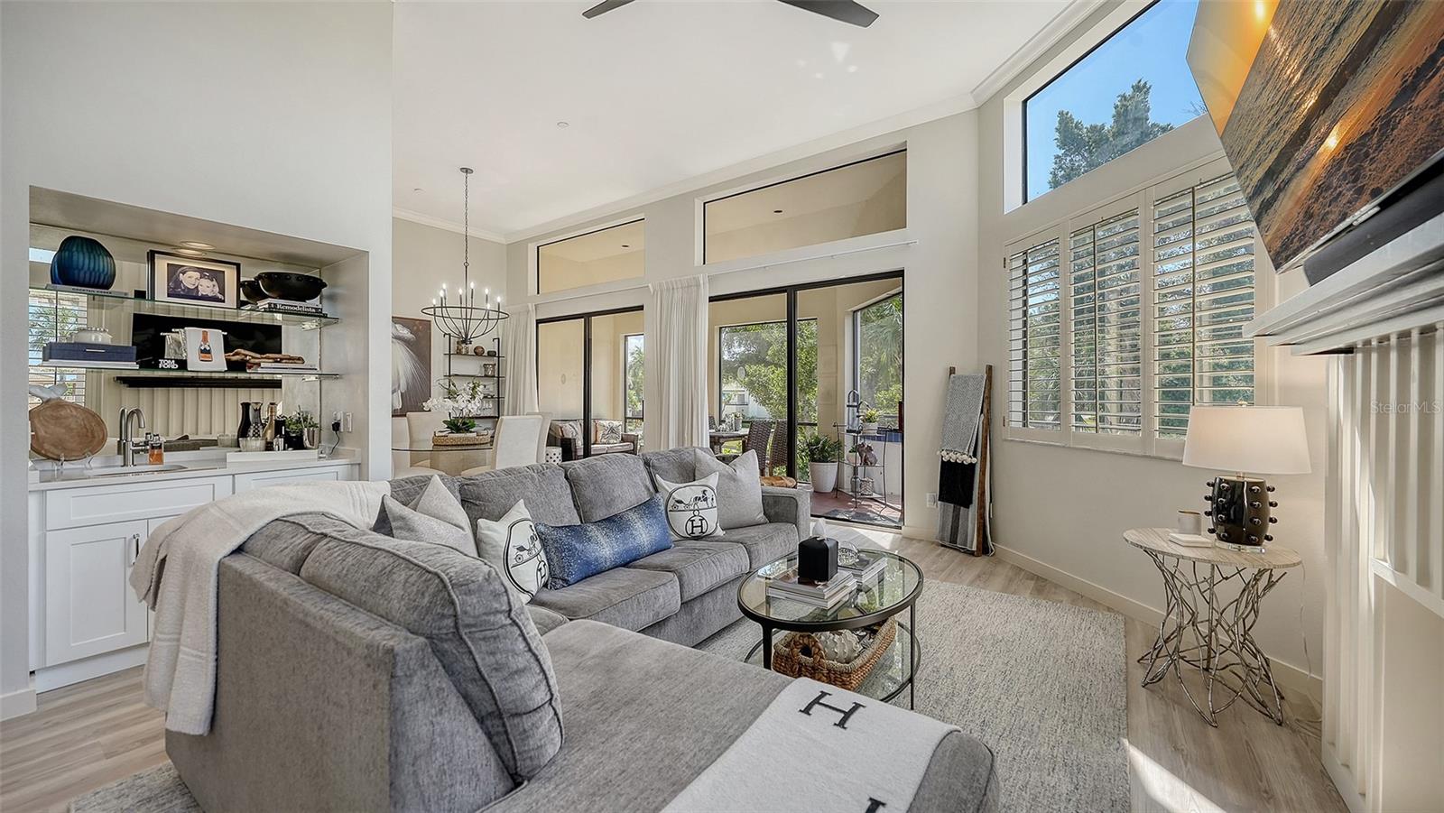 Image 8 of 44 For 2000 Harbourside Drive 1501