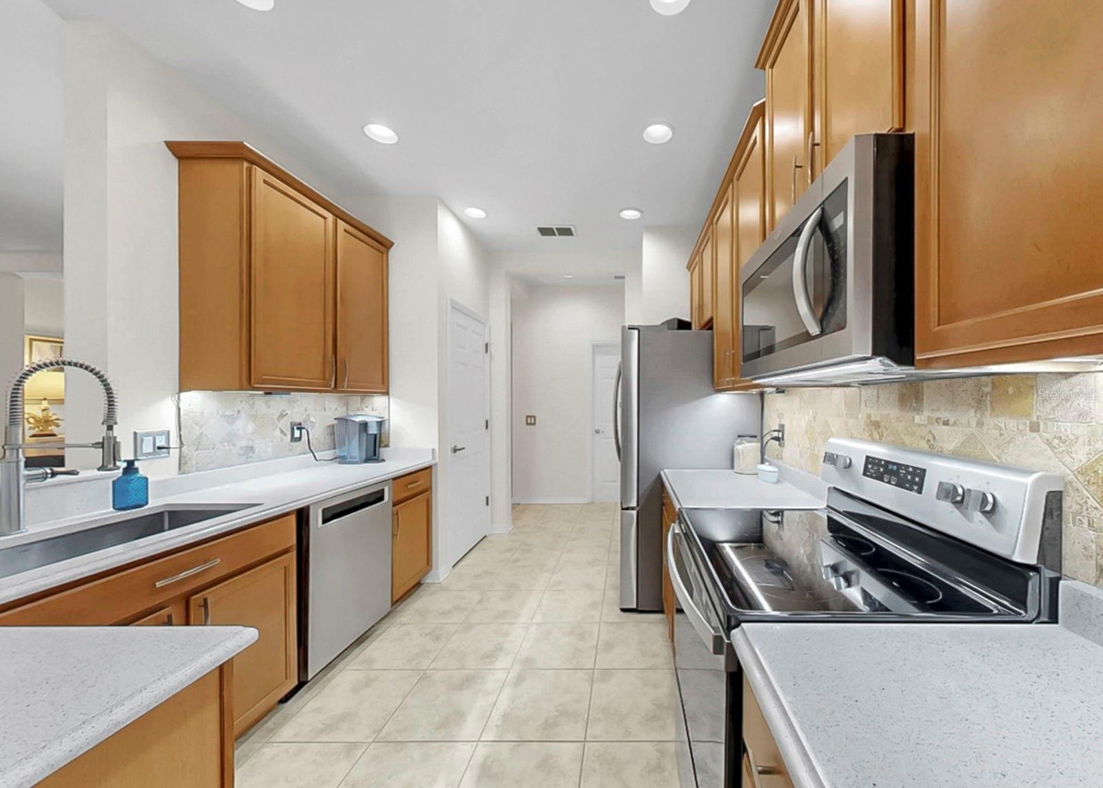 Image 48 of 87 For 6914 44th Court E