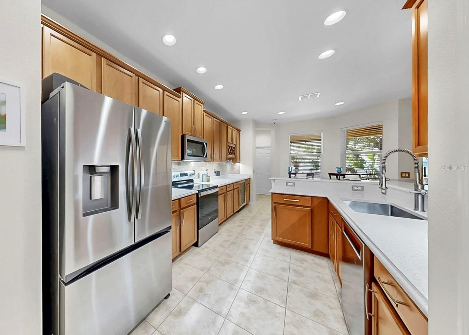 Image 49 of 87 For 6914 44th Court E