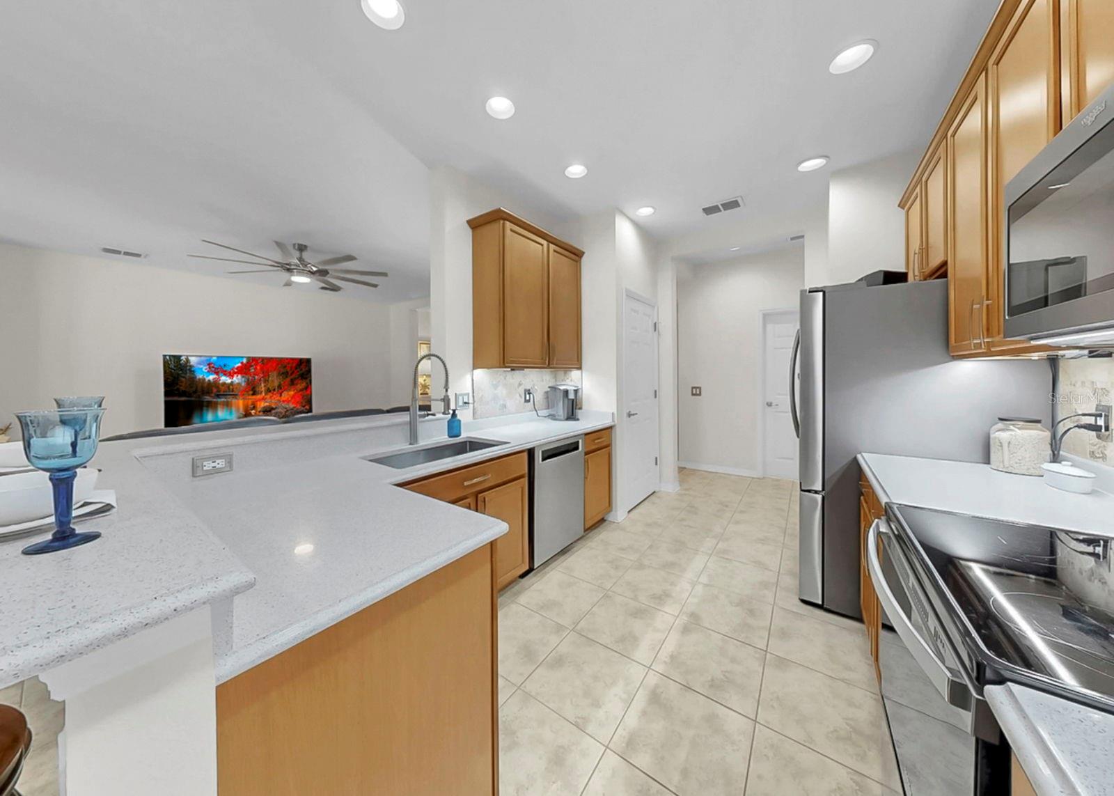 Image 51 of 87 For 6914 44th Court E