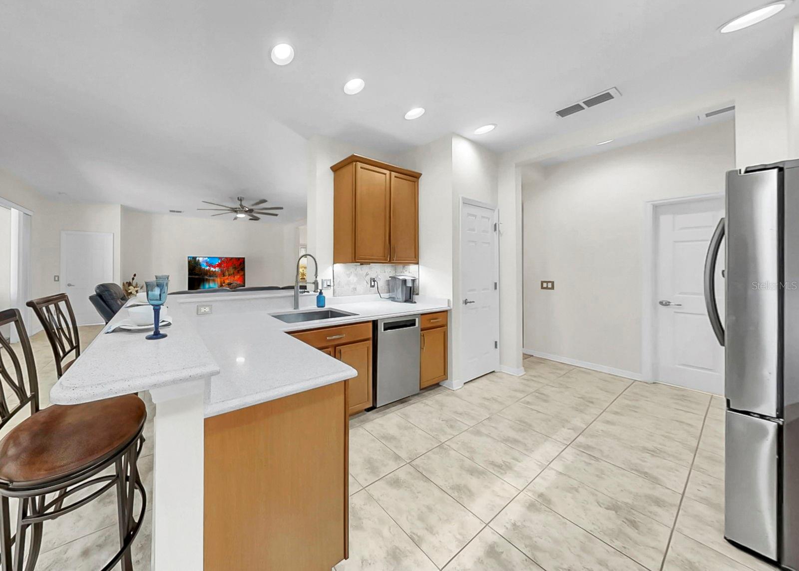 Image 52 of 87 For 6914 44th Court E