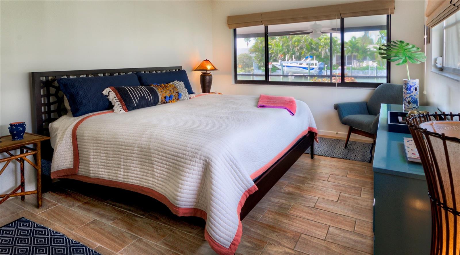 Image 22 of 61 For 608 Gladstone Lane