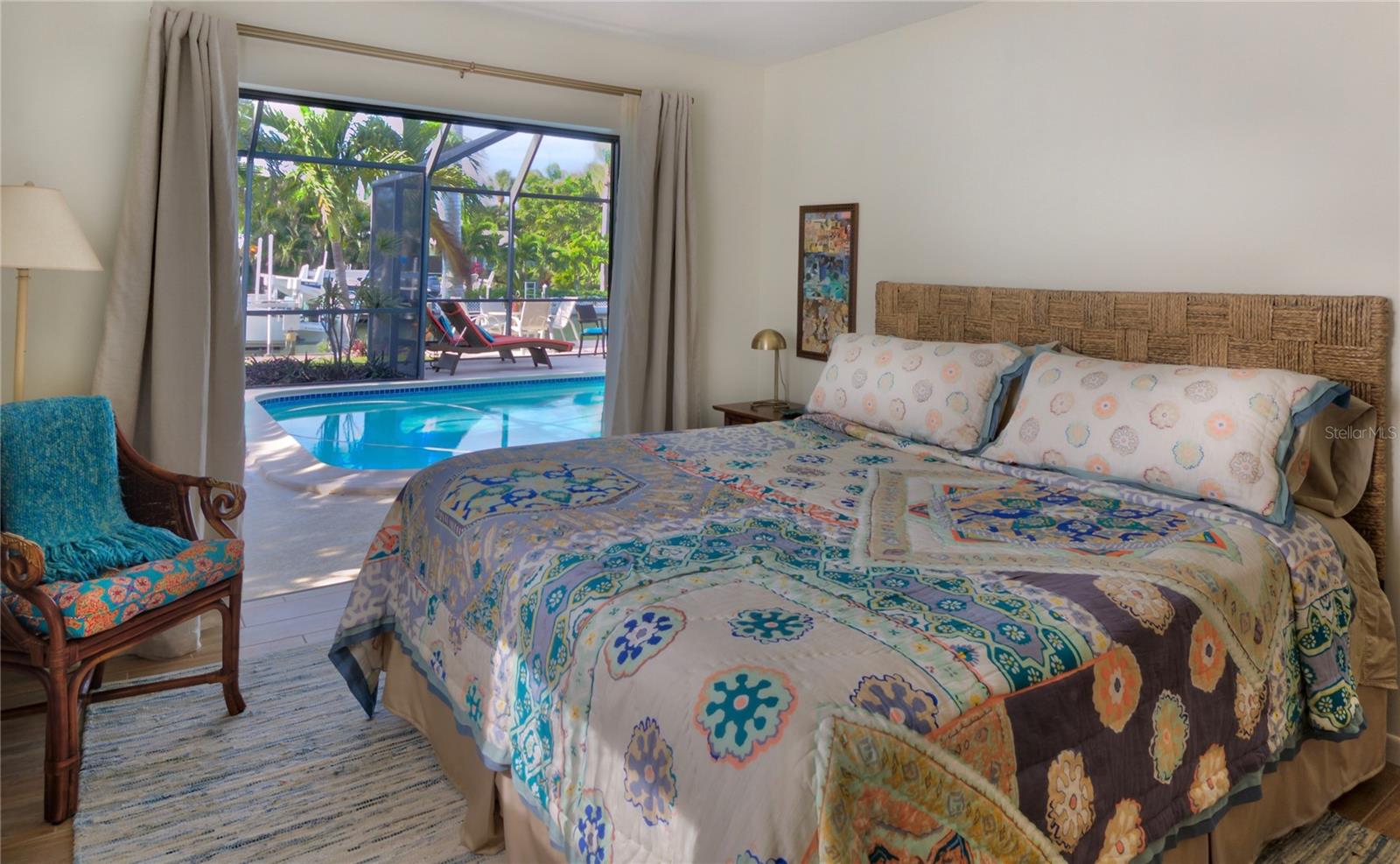 Image 26 of 61 For 608 Gladstone Lane