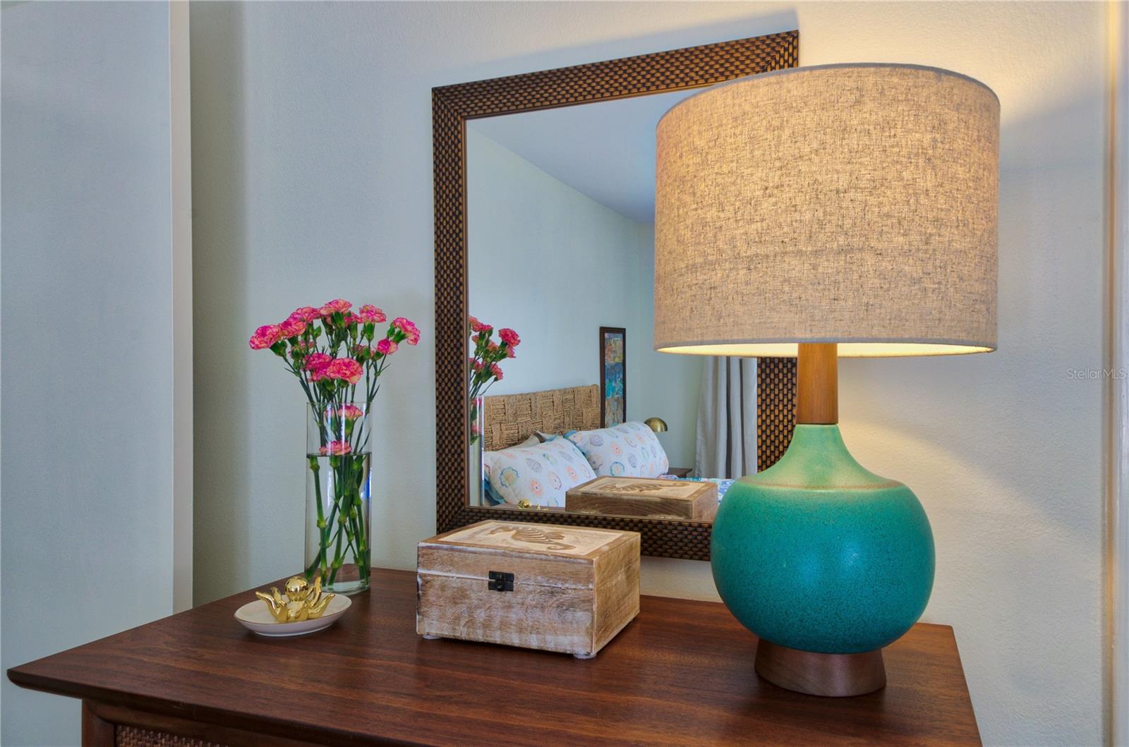 Image 28 of 61 For 608 Gladstone Lane