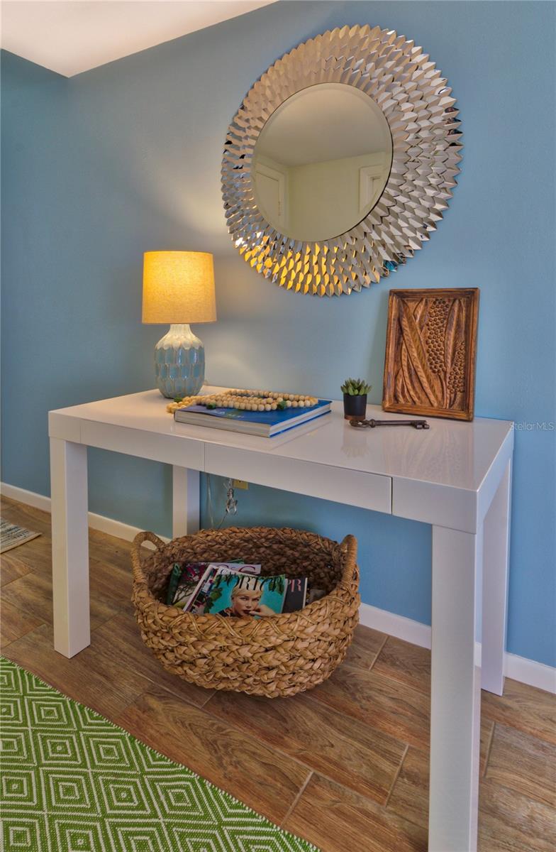 Image 8 of 61 For 608 Gladstone Lane